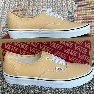 Vans WMNS Authentic
Color Theory Honey Peach
VN0A5KS9BLP
Sneakers